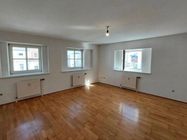Großzügige 2 Zimmerwohnung am Stadtplatz 16 Top 16