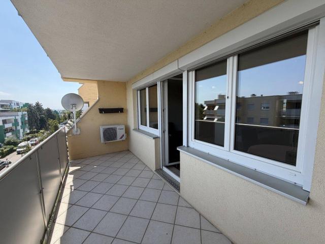 Großzügige 2 Zimmerwohnung mit Balkon, gepflegter Zustand, Ruhelage