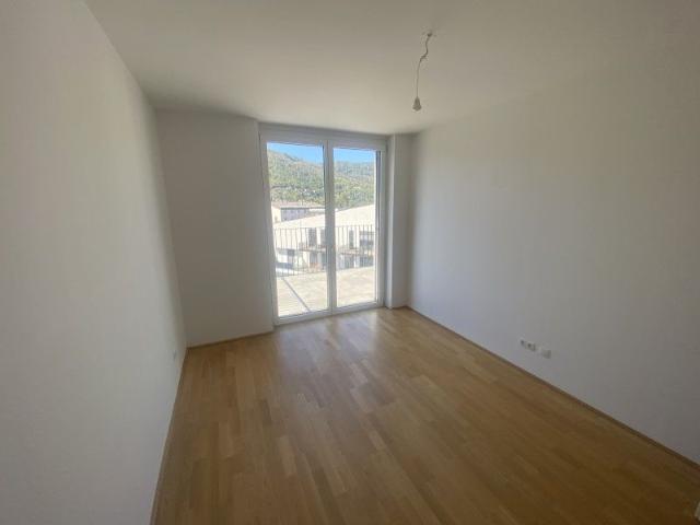 Großzügige 2 Zimmerwohnung mit riesigem Westbalkon!