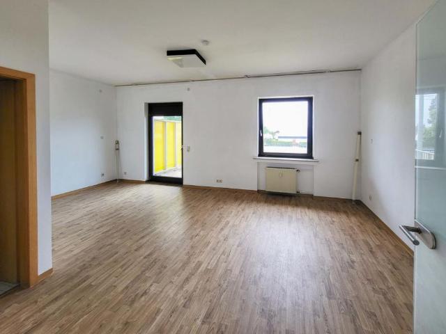 Großzügige 2 ZKB Wohnung zur Miete mit Balkon in ruhiger Wohngegend!