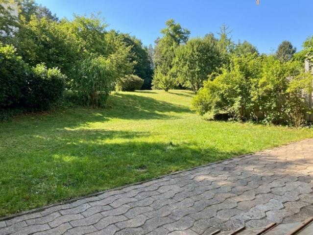 Grosszügige 2.5 Zimmer Gartenwohnung mit Cheminée in Andelfingen