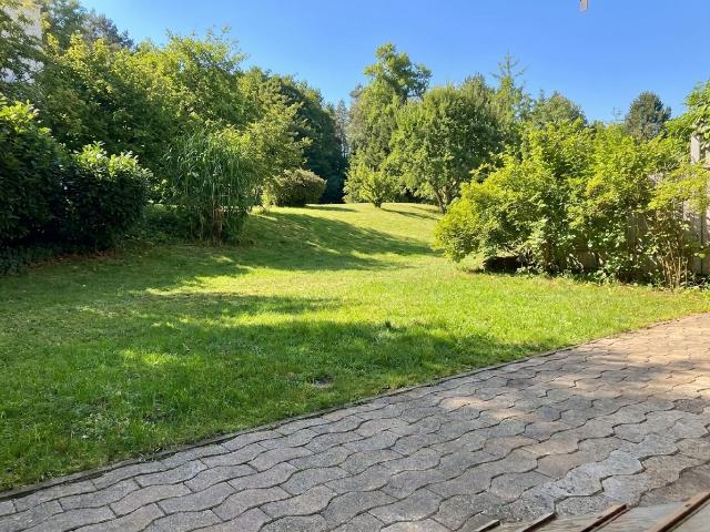 Grosszügige 2.5 Zimmer Gartenwohnung mit Cheminée in Andelfingen