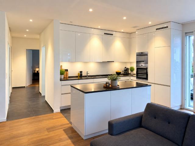 Grosszügige 2.5 Zimmer Wohnung im Eigentumsstandard zu vermieten