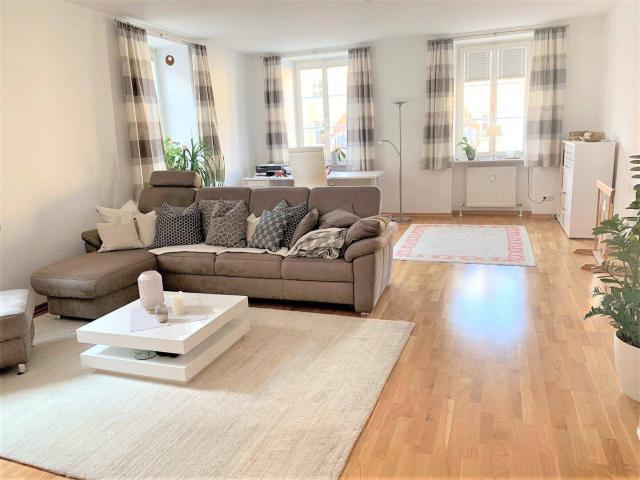 Großzügige 2,5 Zimmer Wohnung im Herzen der Altstadt
