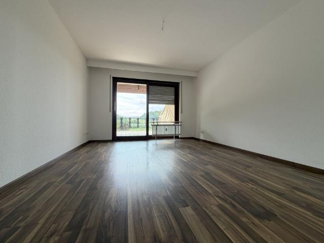 Großzügige 2,5 Zimmer Wohnung mit Blick ins Grüne