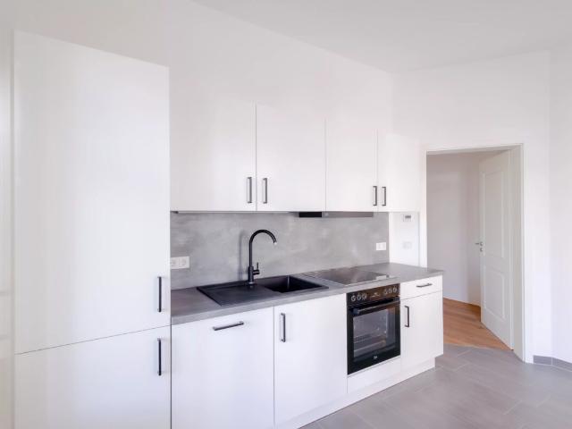 Großzügige 2,5 Zimmer Wohnung mit EBK und historischem Altbauflair WE02
