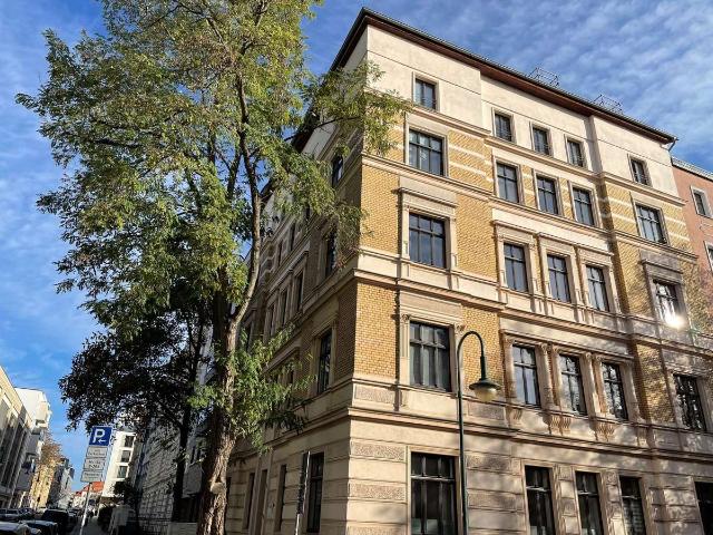 Großzügige 3 RW im Altbau mit Aufzug zu vermieten!
