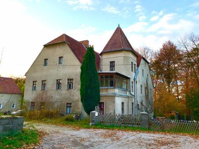 großzügige 3 Raumwohnung mit Wintergarten – Wohnen auf dem Land mit viel Gestaltungspotenzial!