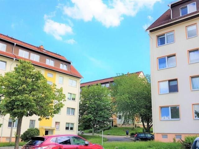 Großzügige 3 Raumwohnung in ruhiger Lage zu vermieten!