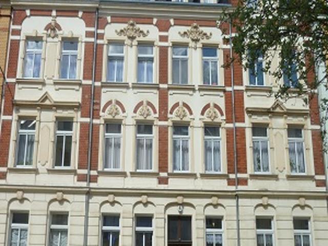 Großzügige 3 Raum Wohnung im Altbau