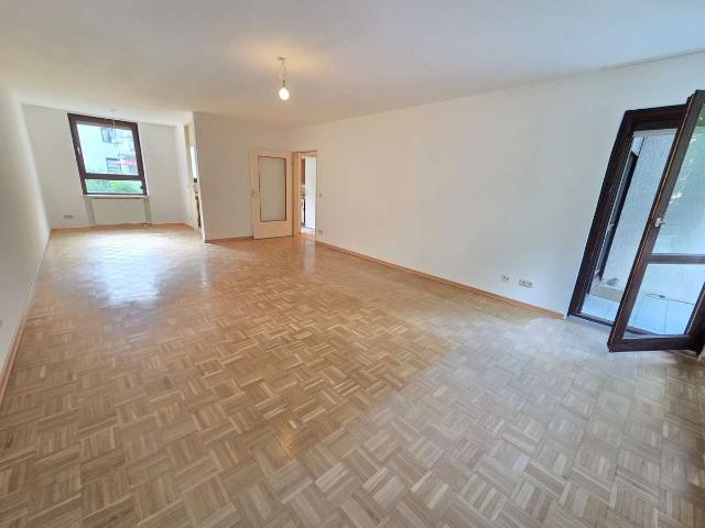Großzügige 3 Zi Whg mit Potential für 4 Zimmer in ruhiger Lage Sendling Westpark