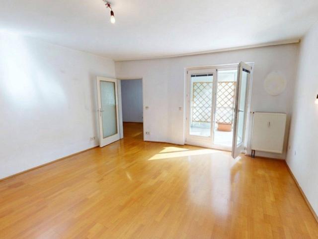 Großzügige 3 Zimmer Wohnung mit 4 Zimmer Potenzial direkt bei der U4