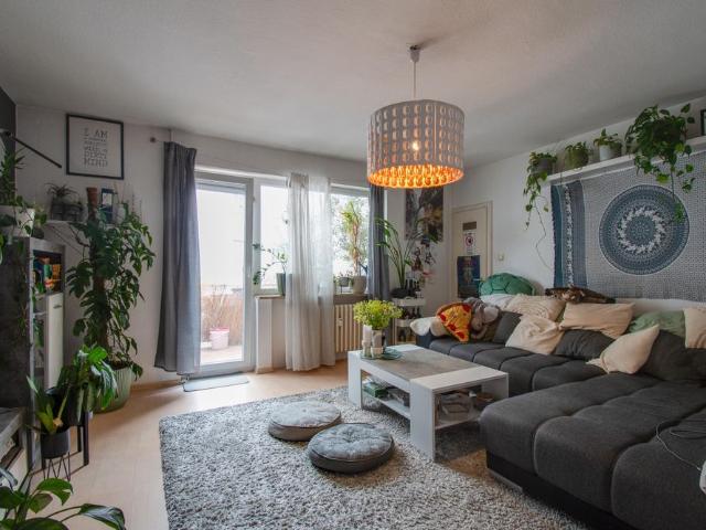 Großzügige 3 Zimmer Wohnung mit 94 m², 2 Balkonen, Garage und Aufzug in Top Lage Würzburg