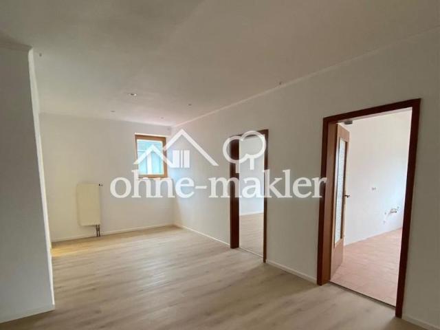 Großzügige 3 Zimmer Wohnung mit 130 m²  Balkon & Gartenanteil