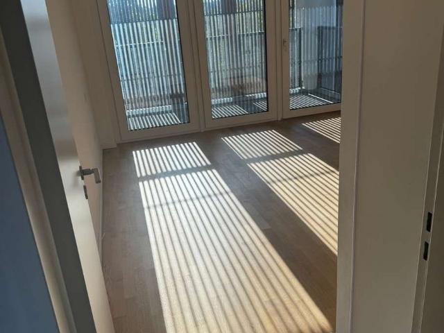 Großzügige 3 Zimmer Wohnung mit 2 Bädern, Balkon & Loggia