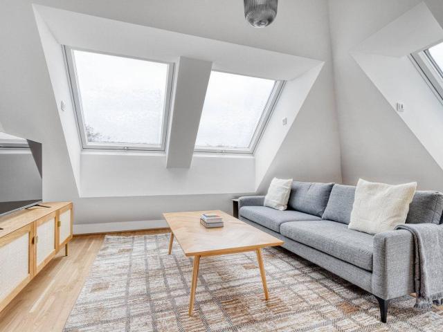 Großzügige 3 Zimmer Wohnung mit 2 Balkonen, 4. Liftstock, Ubahn U2 in Gehweite VIE254