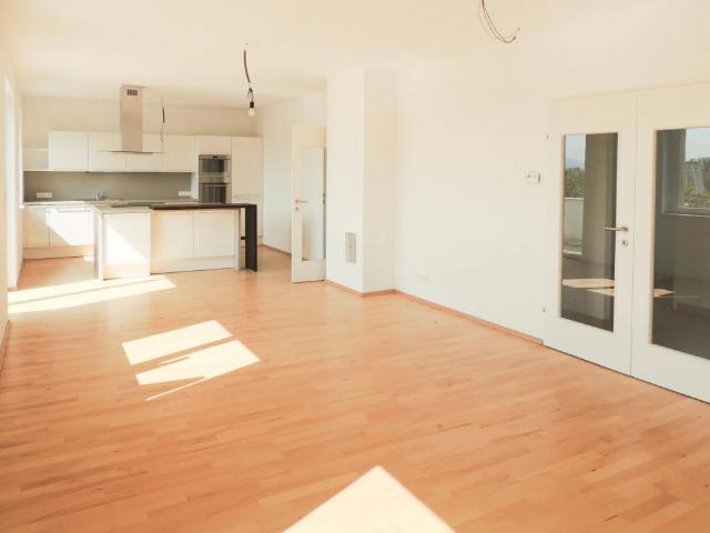 großzügige 3 Zimmer Wohnung mit 2 herrlichen Terrassen!