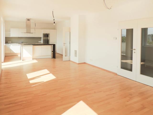 großzügige 3 Zimmer Wohnung mit 2 herrlichen Terrassen!
