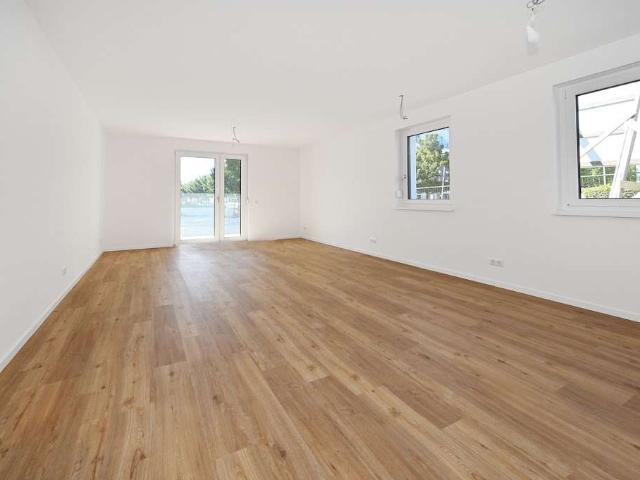 Großzügige 3 Zimmer Wohnung mit Terrasse und Gäste WC