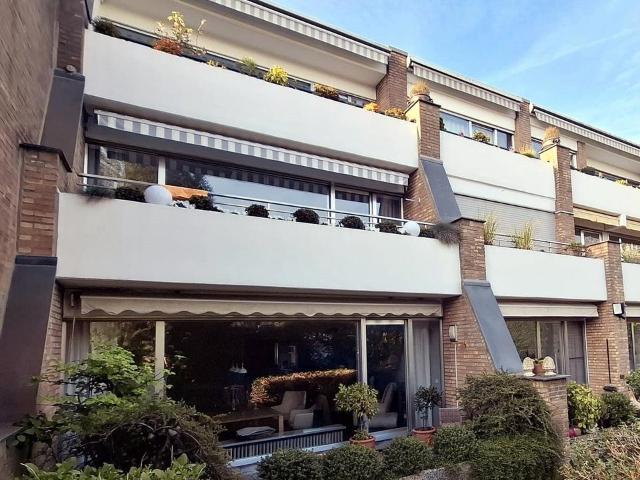 Großzügige 3 Zimmer Wohnung mit Terrasse in Krefeld am Stadtwald