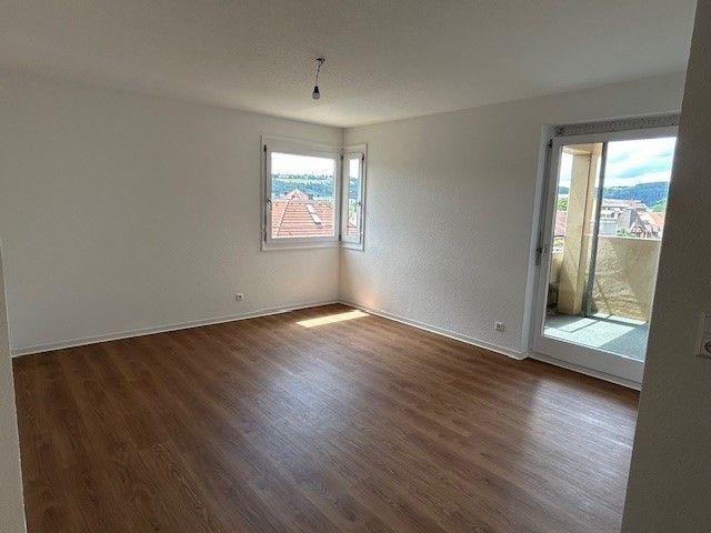 Großzügige 3 Zimmer Wohnung mit tollen Ausblick über Esslingen!