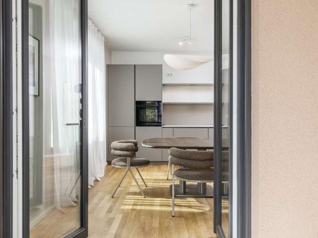 Großzügige 3 Zimmer Wohnung mit zwei Bädern & hochwertigem Wohnbereich