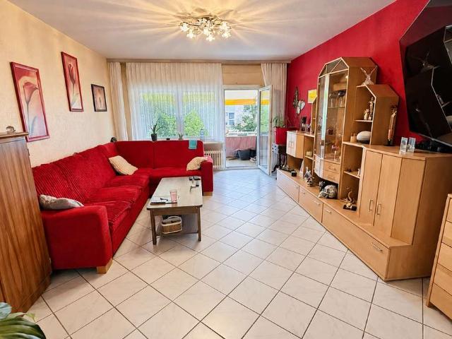 Großzügige 3 Zimmer Wohnung mit zwei Balkonen