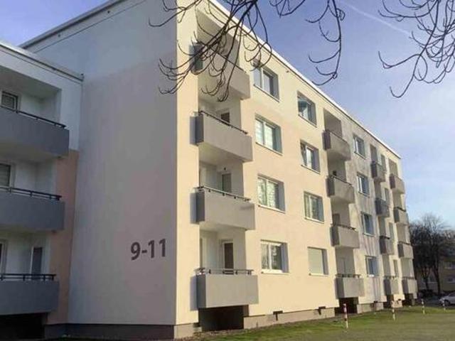 Großzügige 3 Zimmer Wohnung mit Balkon!