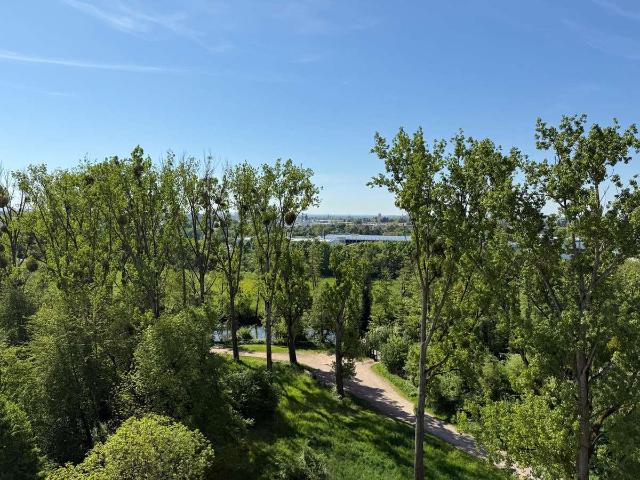 Großzügige 3 Zimmer Wohnung mit Balkon, Fernblick und Garage