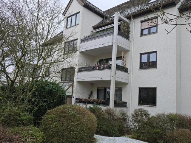 Großzügige 3 Zimmer Wohnung mit Balkon in Frankfurt Preungesheim
