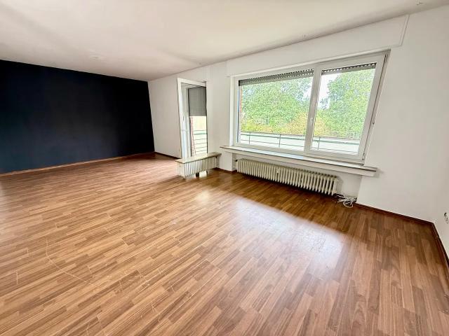 Großzügige 3 Zimmer Wohnung mit Balkon und lichtdurchflutetem Wohnzimmer