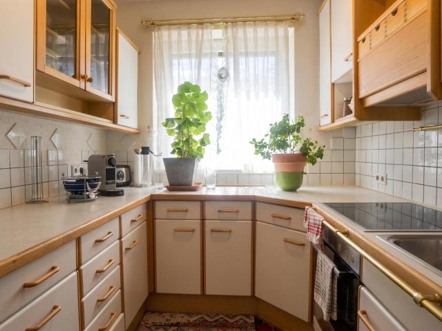 Großzügige 3 Zimmer Wohnung mit Blick ins Grüne