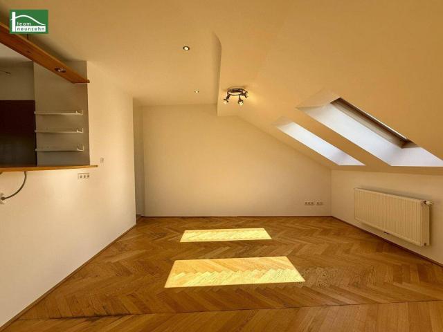 Großzügige 3 Zimmer Wohnung mit ca. 90 m² inkl. Terrasse, Einbauküche und Klimaanlage!
