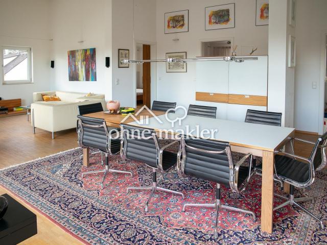 Großzügige 3 Zimmer Wohnung mit Dachterrasse