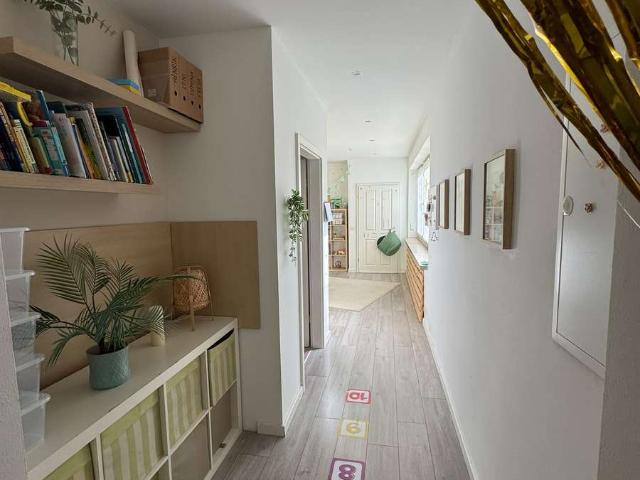 Großzügige 3 Zimmer Wohnung mit großer Wohnküche ideal für WG