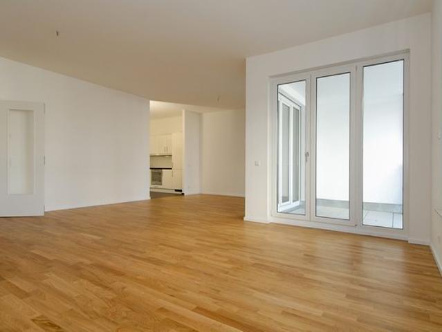 Großzügige 3 Zimmer Wohnung mit hochwertiger Ausstattung und sonniger Loggia im Herzen Berlins