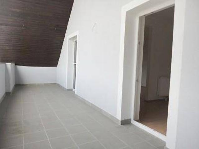 Großzügige 3 Zimmer Wohnung mit Loggia – hell und stadtnah