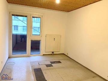 Großzügige 3 Zimmer Wohnung mit Loggia in 1230 Wien – sanierungsbedürftig, WG tauglich!