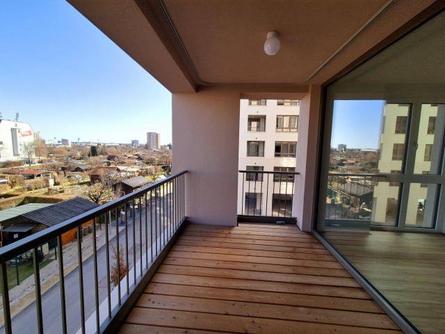 Großzügige 3 Zimmer Wohnung mit sonnigem Balkon!