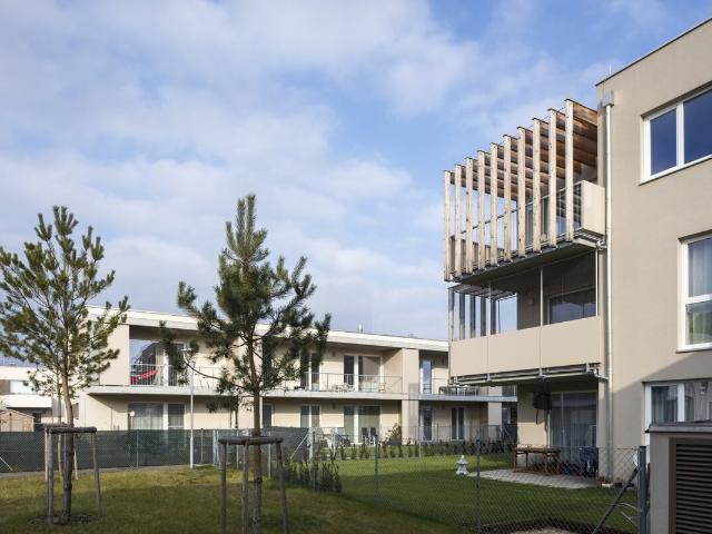 Großzügige 3 Zimmer Wohnung mit sonnigem Balkon und