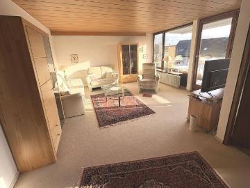 Großzügige 3 ½ Zimmer Wohnung mit Südbalkon und Stellplatz