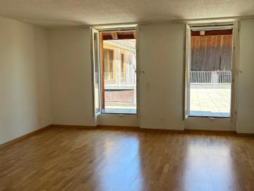 Grosszügige 3½ Zimmer Wohnung im Herzen von Erlach