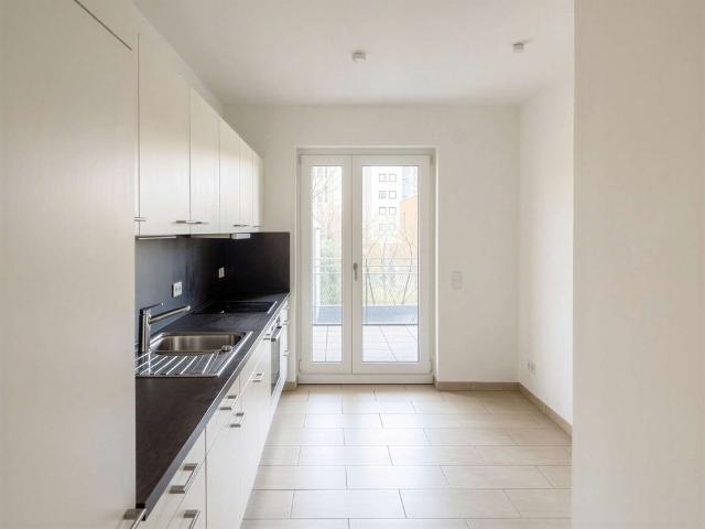 Großzügige 3 Zimmer Wohnung in begehrter Lage am Westhafen mit EBK, Balkon & sonniger Loggia