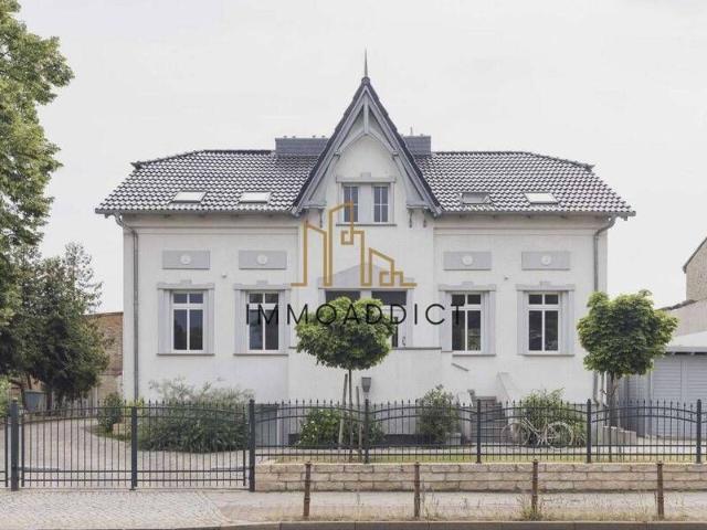 Großzügige 3 Zimmer Wohnung in Gründerzeitvilla am See