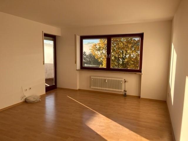 Großzügige 3 Zimmer Wohnung in ruhiger Lage mit zwei Balkonen in Passau Grubweg