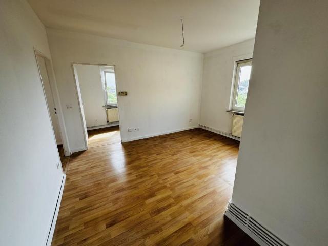 Großzügige 3 Zimmer Wohnung wartet auf Ihren Einzug