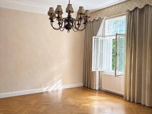 Großzügige 3 Zimmer Altbauwohnung gestalten Sie Ihr neues Zuhause