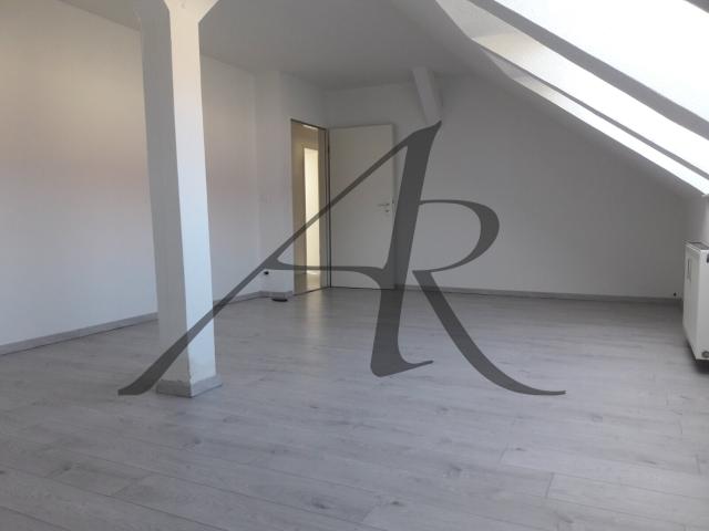 Großzügige 3 Zimmer Altbauwohnung in Bahnhofshähe