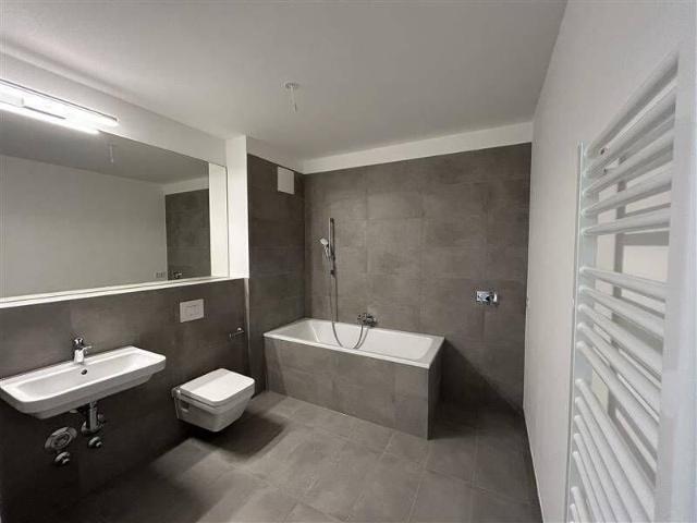 Großzügige 3 Zimmer Dachgeschosswohnung mit Einbauküche, Terrassen und Keller inklusive!
