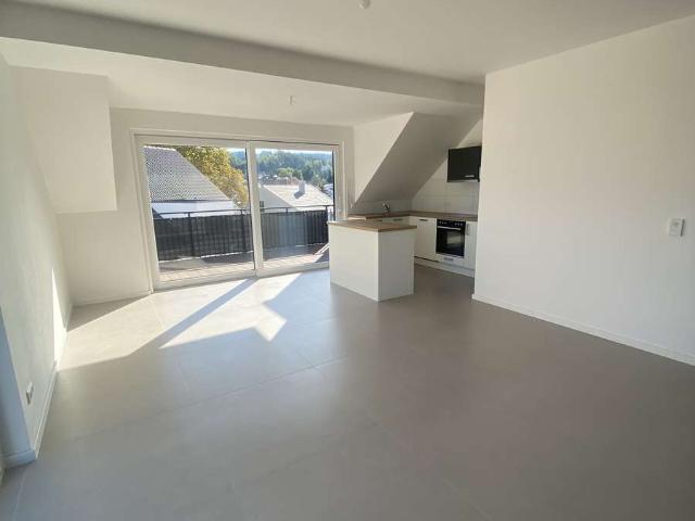 Großzügige 3 Zimmer Dachgeschosswohnung